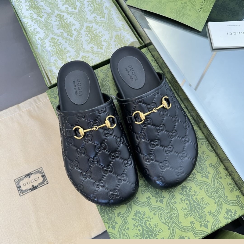 G*u*i slippers